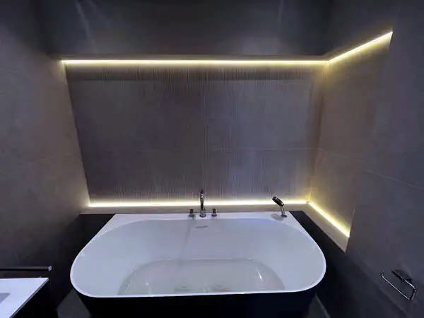 Freestanding bath with LED lighting