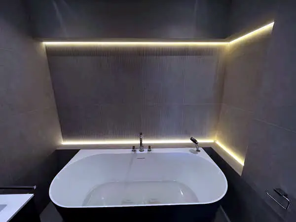 Freestanding bath with LED lighting